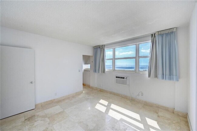 Building Photo - 345 N Fort Lauderdale Beach Blvd