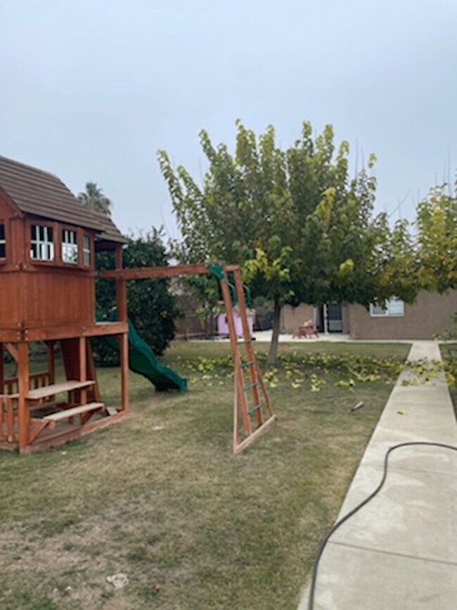 Building Photo - Beautiful Corner House with Shop