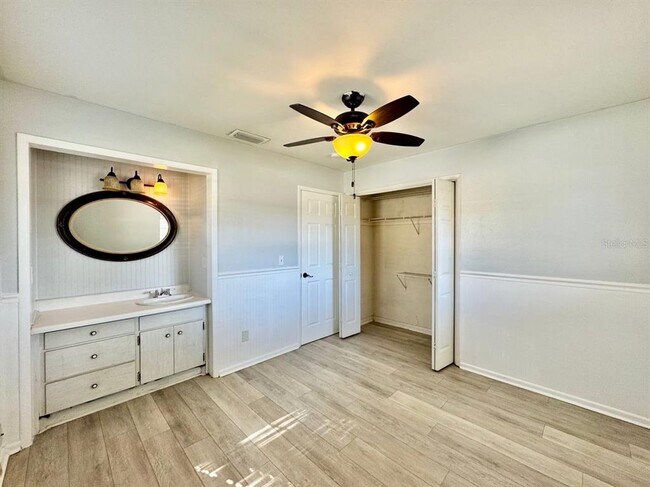 Building Photo - 2703 Westhigh Ave