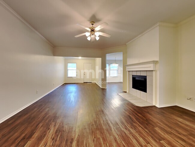 Building Photo - 150 Adams Dr