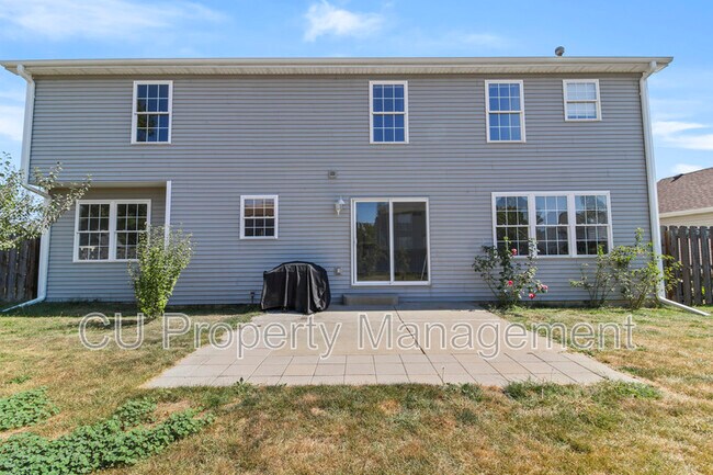 Building Photo - 819 Bluegrass Ln