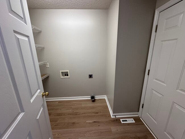 Building Photo - 5708 Sunburst Ct