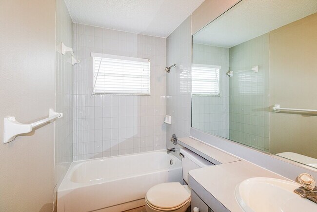 Building Photo - 9132 Hawkins Ct
