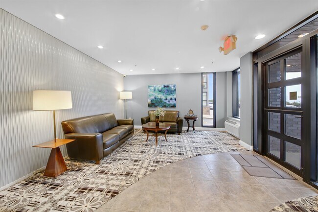 Building Photo - 215 Manhattan Ave