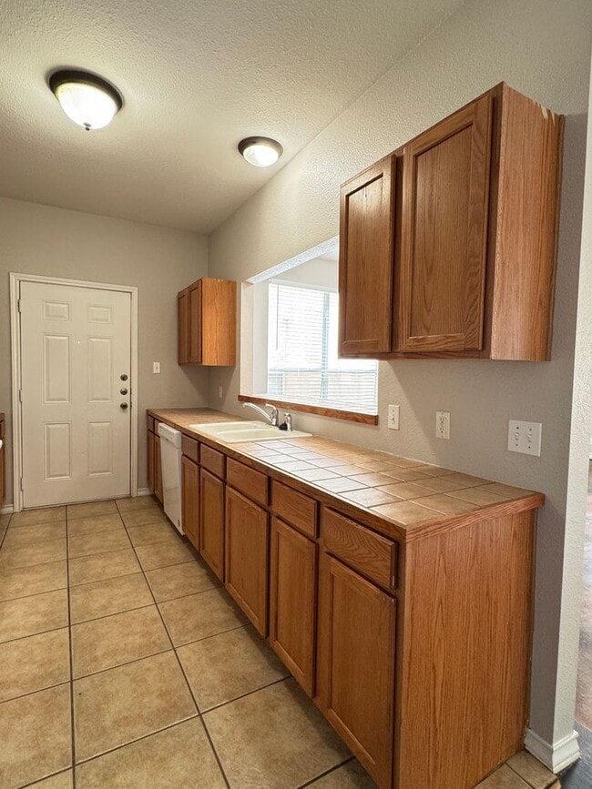 Building Photo - 126 Sandstone Dr