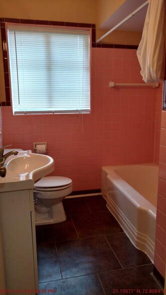 guest bathroom - 159 E Lincoln Ave