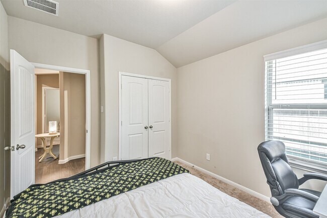 Building Photo - 19111 Friesian Stallion Ln