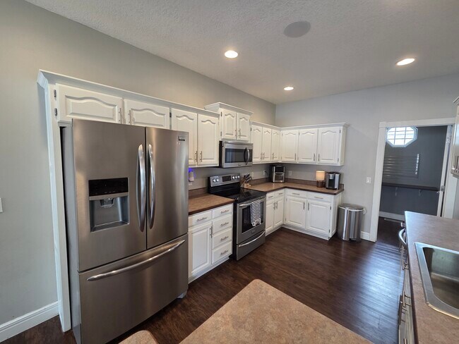 Building Photo - 2507 Golf Links Rd