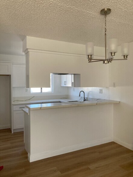 Building Photo - Beachside Apartments
