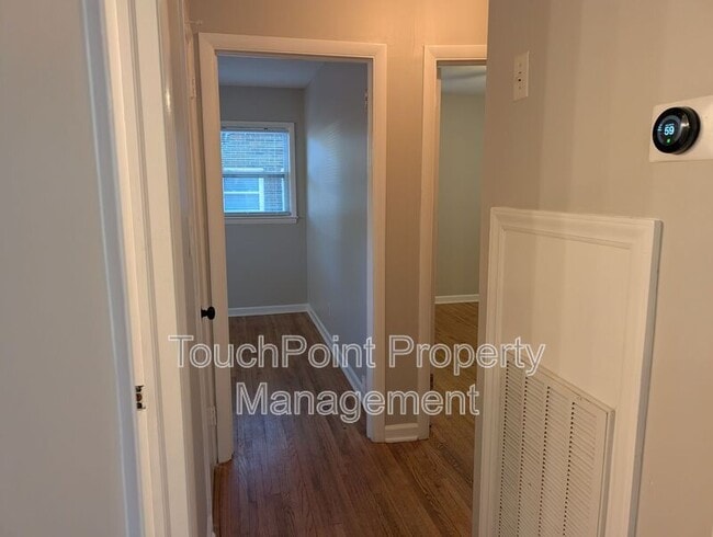 Building Photo - 448 E John St