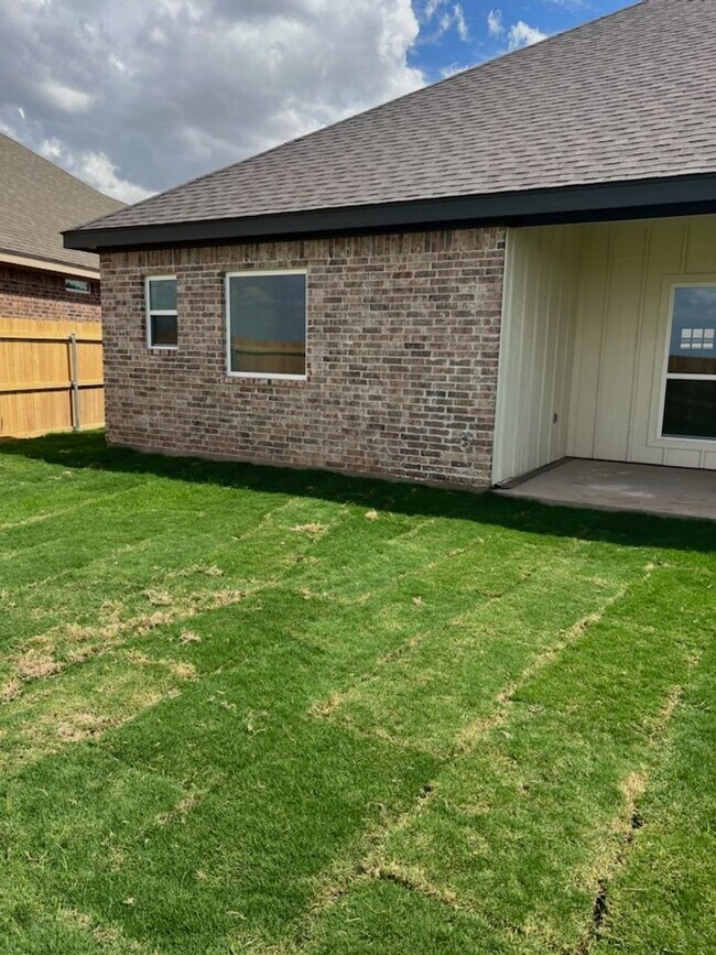 Building Photo - 2338 Old Ironsides Rd