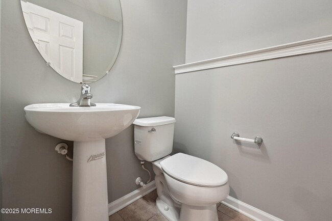 Building Photo - 102 Warbler Way