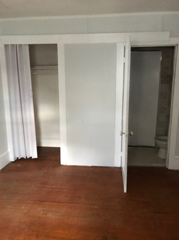 Building Photo - 304 Holmes St