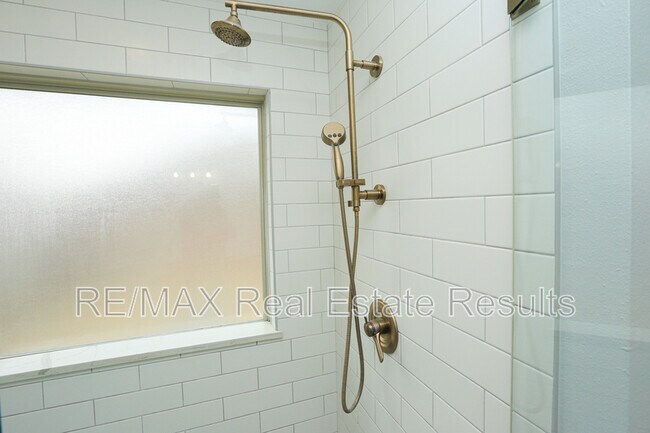 Building Photo - 57 Taylor Dr