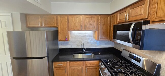 Building Photo - 16601 Jean Ln