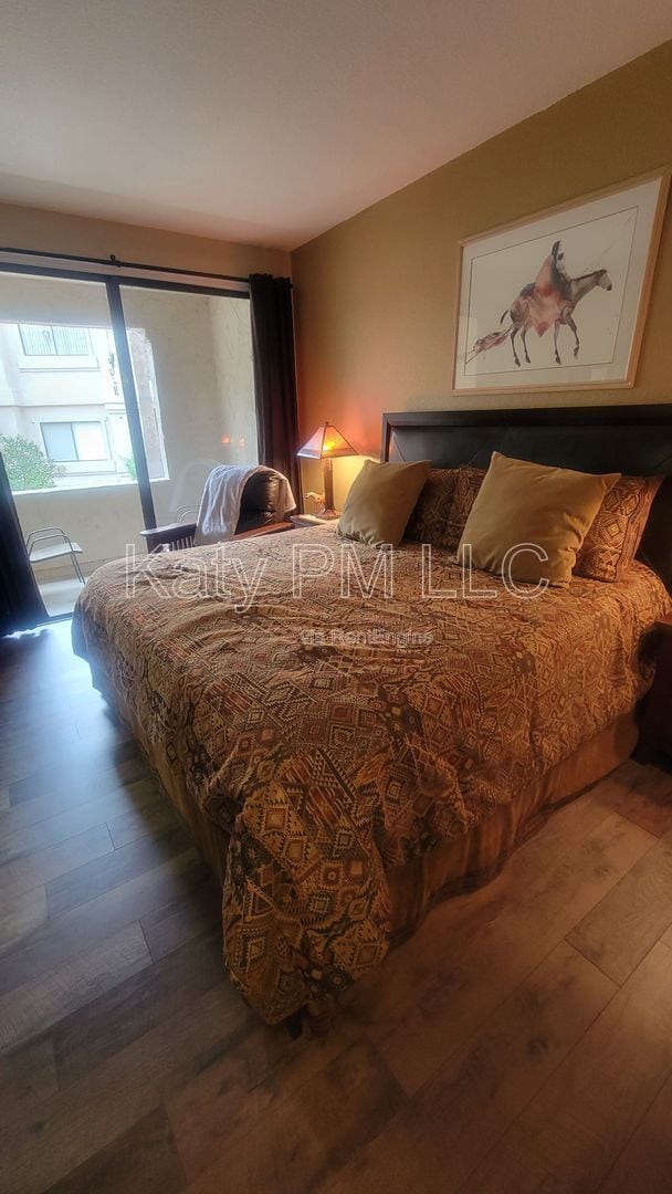 Building Photo - 9708 E Vía Linda