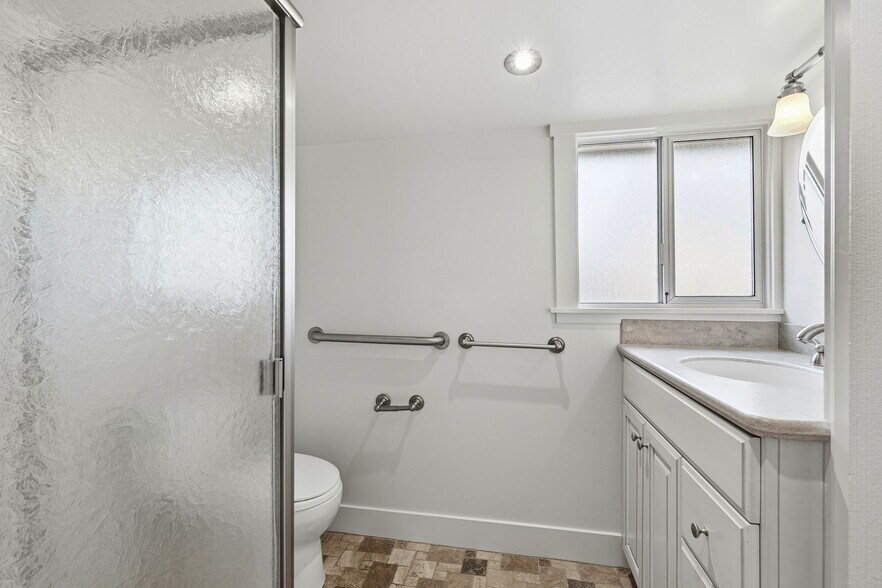 Building Photo - 603 Poplar Ave