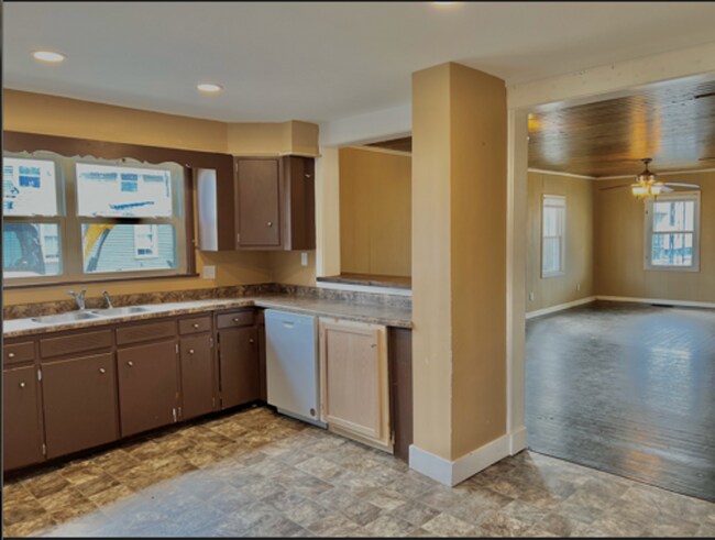 Building Photo - George St Duplex