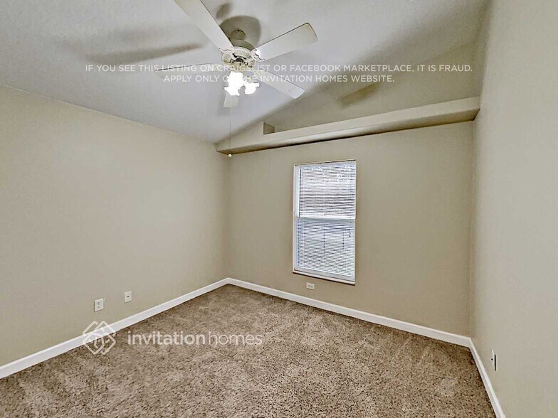 Building Photo - 3800 Bayshore Cir