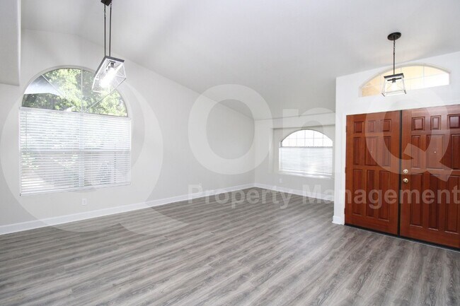 Building Photo - 1210 E Whitefish Bay Ct
