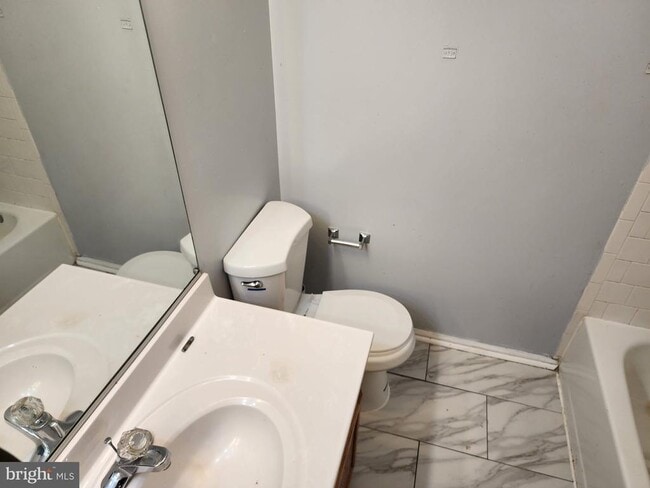 Building Photo - 13112 Silver Maple Ct
