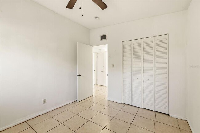 Building Photo - 2615 9th Ave Dr E