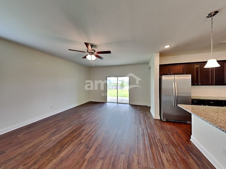 Building Photo - 352 Banyan Frst Dr