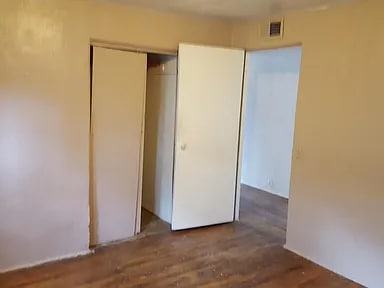 Building Photo - 126 Fiesta St