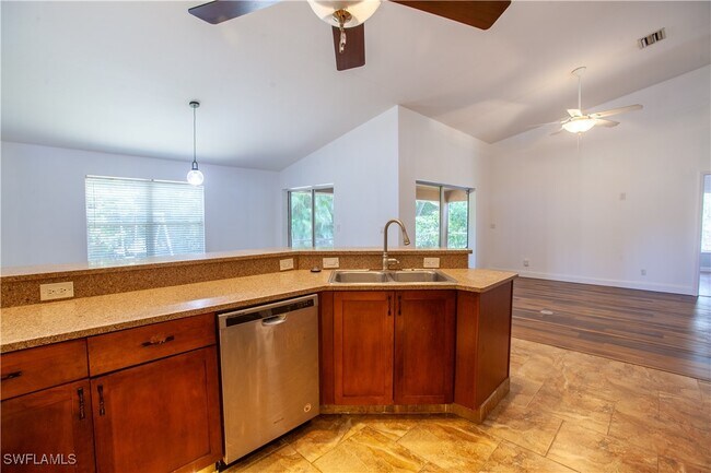 Building Photo - 9511 Cypress Dr N