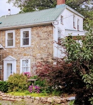 Building Photo - 1009 Reading Ave