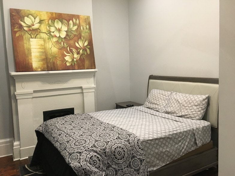 Bedroom - 629 Saint Peter St