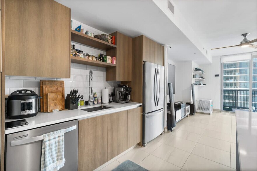 Building Photo - 298 SE 2nd Ave