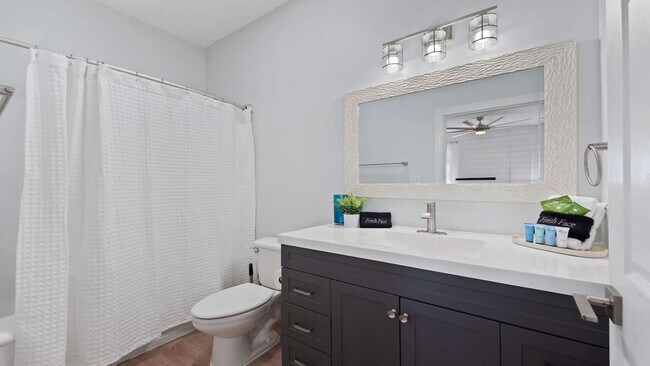 Building Photo - 10343 E County Hwy 30A