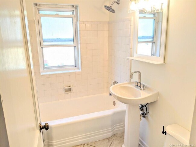 Building Photo - 1010 Trout Brook Dr