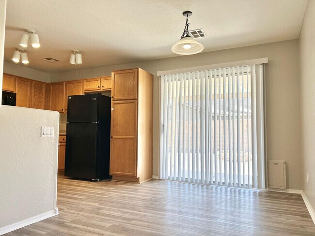 Building Photo - 2547 E San Manuel Rd