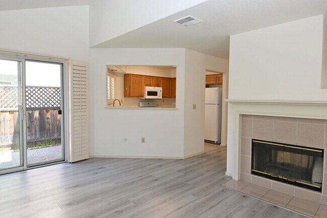 Building Photo - 2 story home, gated community, near Shops ...