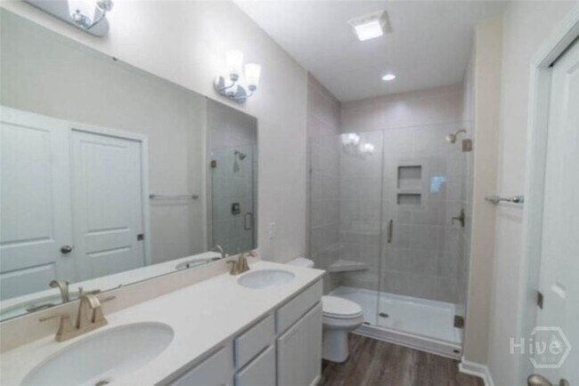 Building Photo - 131 Lower Creek Dr
