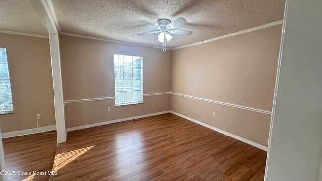 Building Photo - 301 Nesbitt St