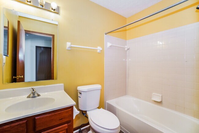 Building Photo - 9400 Magnolia Way