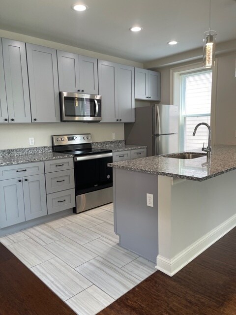 Building Photo - 4439 Swan Ave