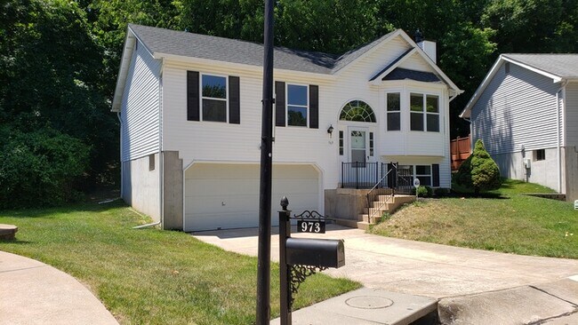 Building Photo - 969 Wynstay Cir Valley Park, MO 63088