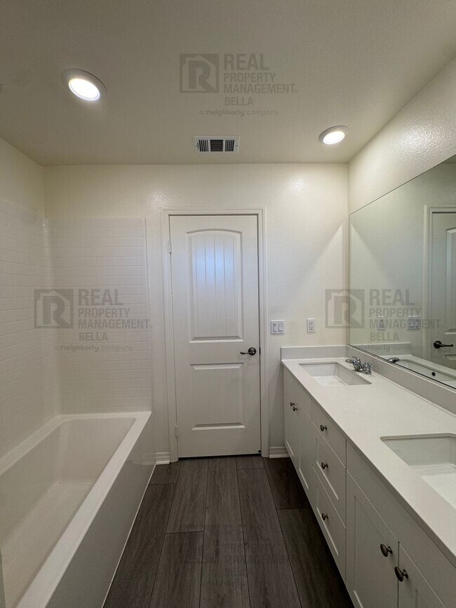 Building Photo - Cul-De-Sac Home in Heritage Lake Featuring Downstairs Bedroom & Bath + Loft