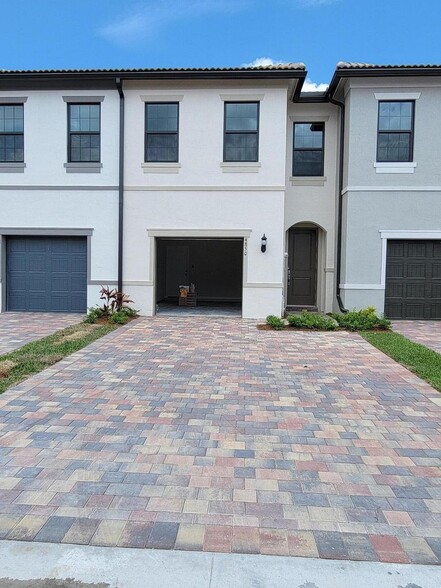 Primary Photo - 4850 Indio Trl