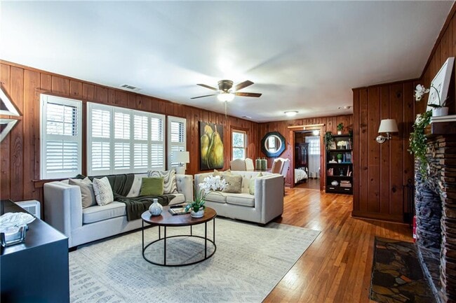 Building Photo - 4061 Lower Roswell Rd