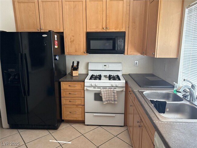 Building Photo - 7037 Morales Cir