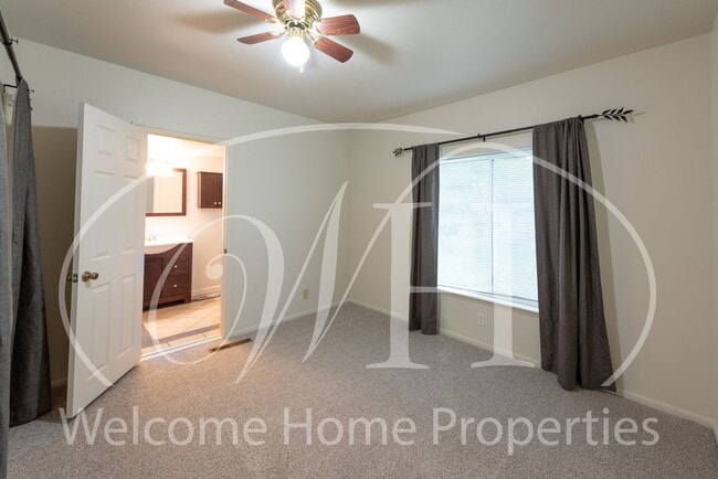 Building Photo - Cozy 3 Bedroom Home With Newer Flooring & ...