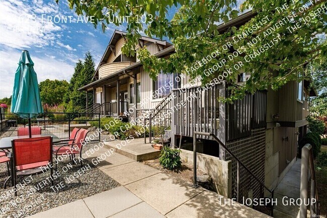 Building Photo - 5623 Front Ave