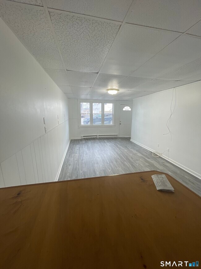 Building Photo - 166 Main St