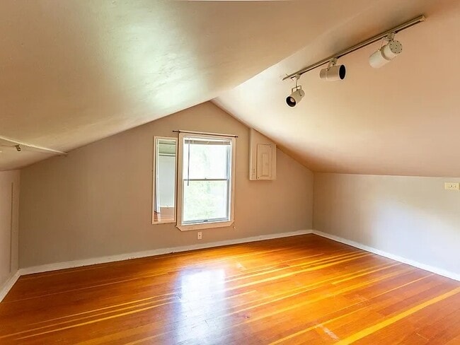 Building Photo - 115 Chapin St