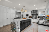 Building Photo - 751 Westholme Ave